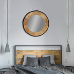 Specchio da parete rotondo in legno con bordo vivo Meredith di River of Goods - 30,5 x 1 x 30,5