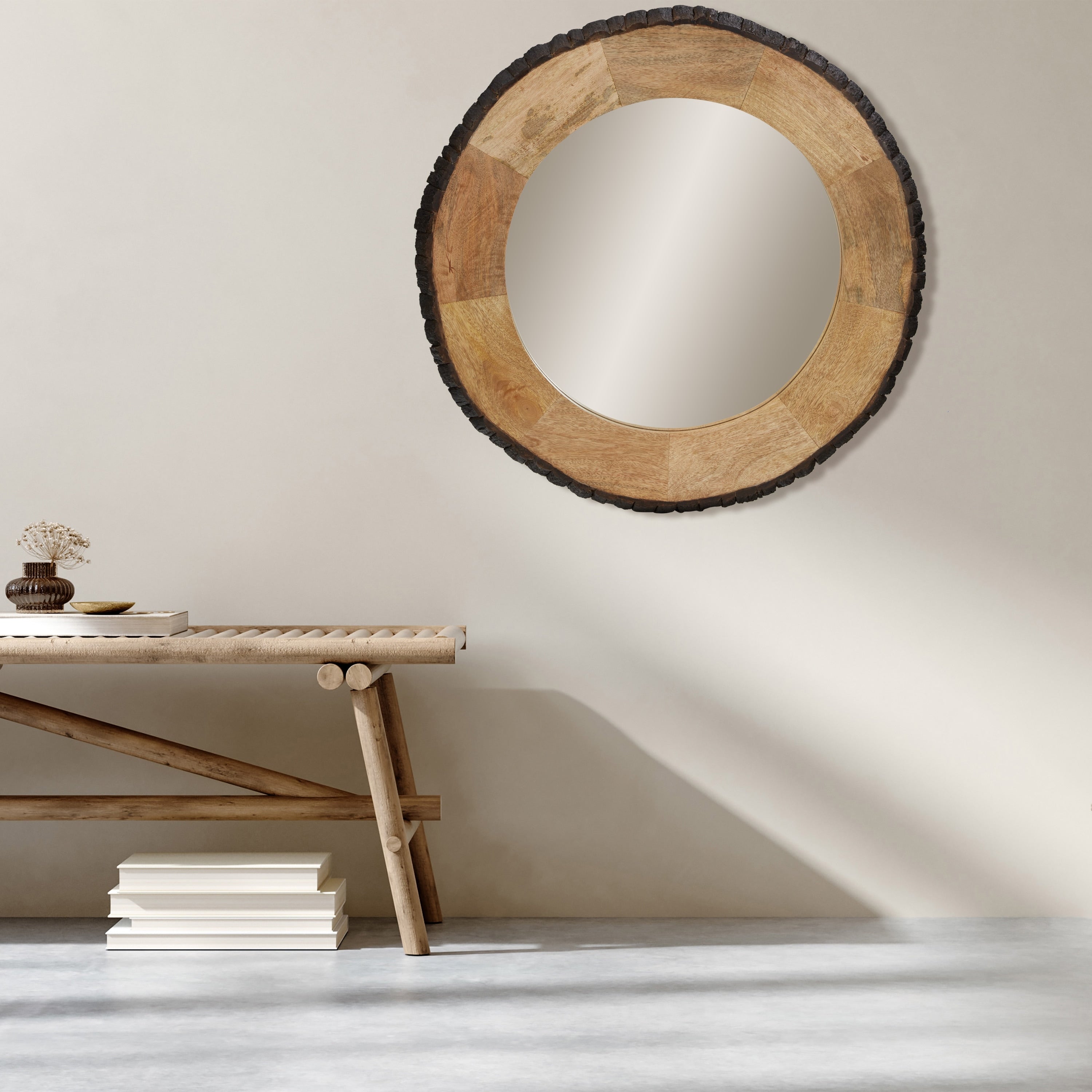 Specchio da parete rotondo in legno con bordo vivo Meredith di River of Goods - 30,5 x 1 x 30,5