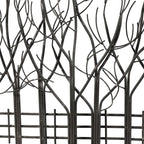 Decorazione da parete in metallo nero con campo di alberi