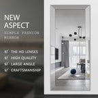 Specchio da parete a figura intera in argento riflettente smussato ed elegante, metallizzato