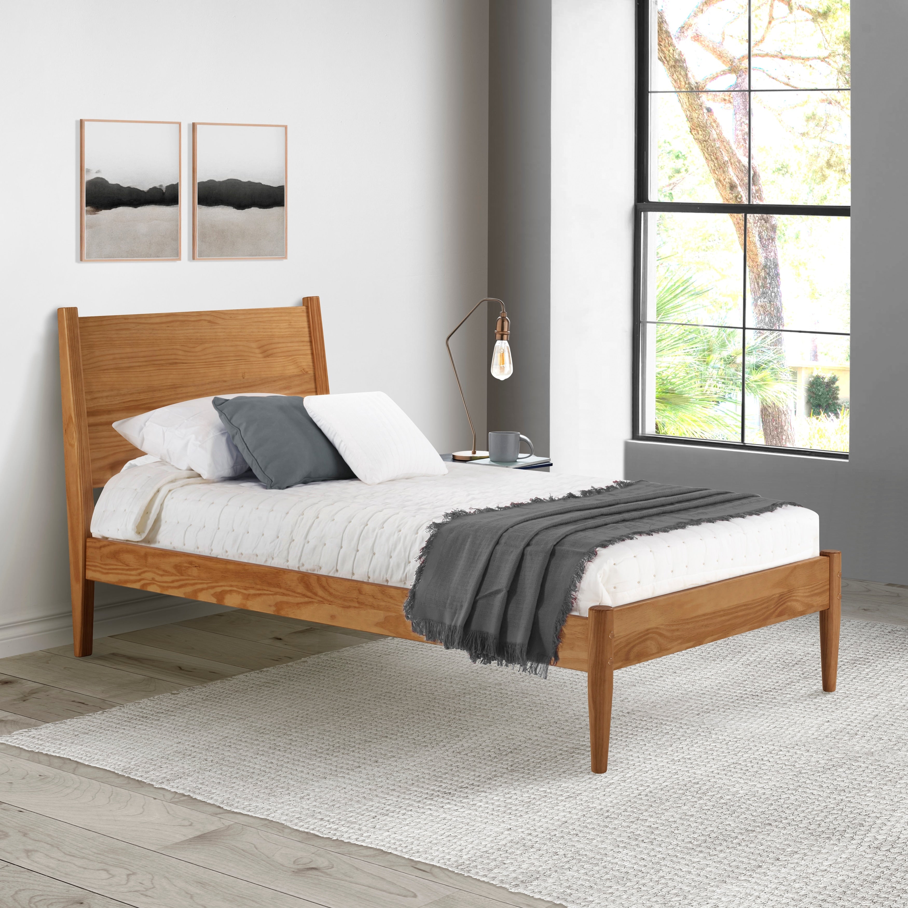 Letto a pannelli di metà secolo