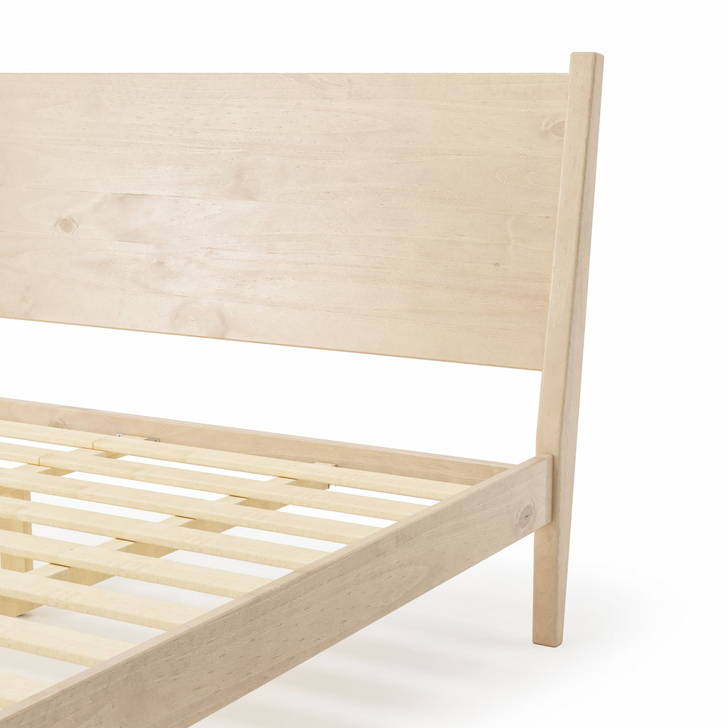 Letto a pannelli di metà secolo