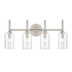Lampada da tavolo per bagno Chastine di Millennium Lighting con paralumi in vetro trasparente bisellato