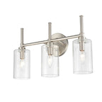 Lampada da tavolo per bagno Chastine di Millennium Lighting con paralumi in vetro trasparente bisellato