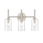 Lampada da tavolo per bagno Chastine di Millennium Lighting con paralumi in vetro trasparente bisellato