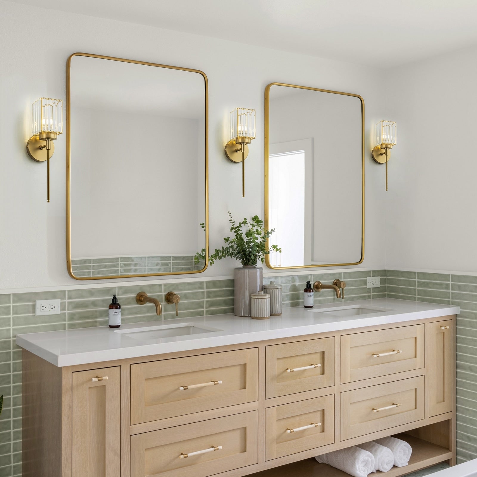 Applique da parete moderna dimmerabile in oro Glam Cylinder, lampada da toeletta in cristallo per bagno