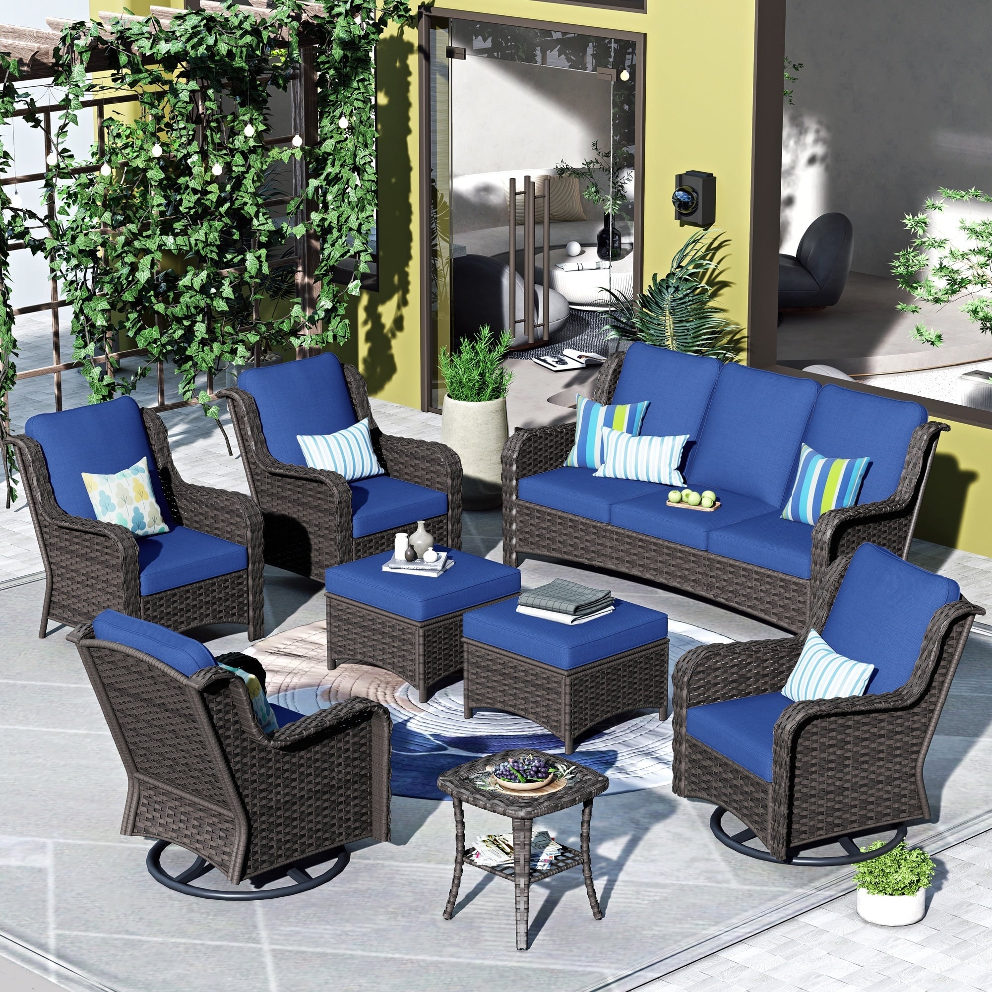 Set di 8 sedie girevoli in vimini per patio OVIOS
