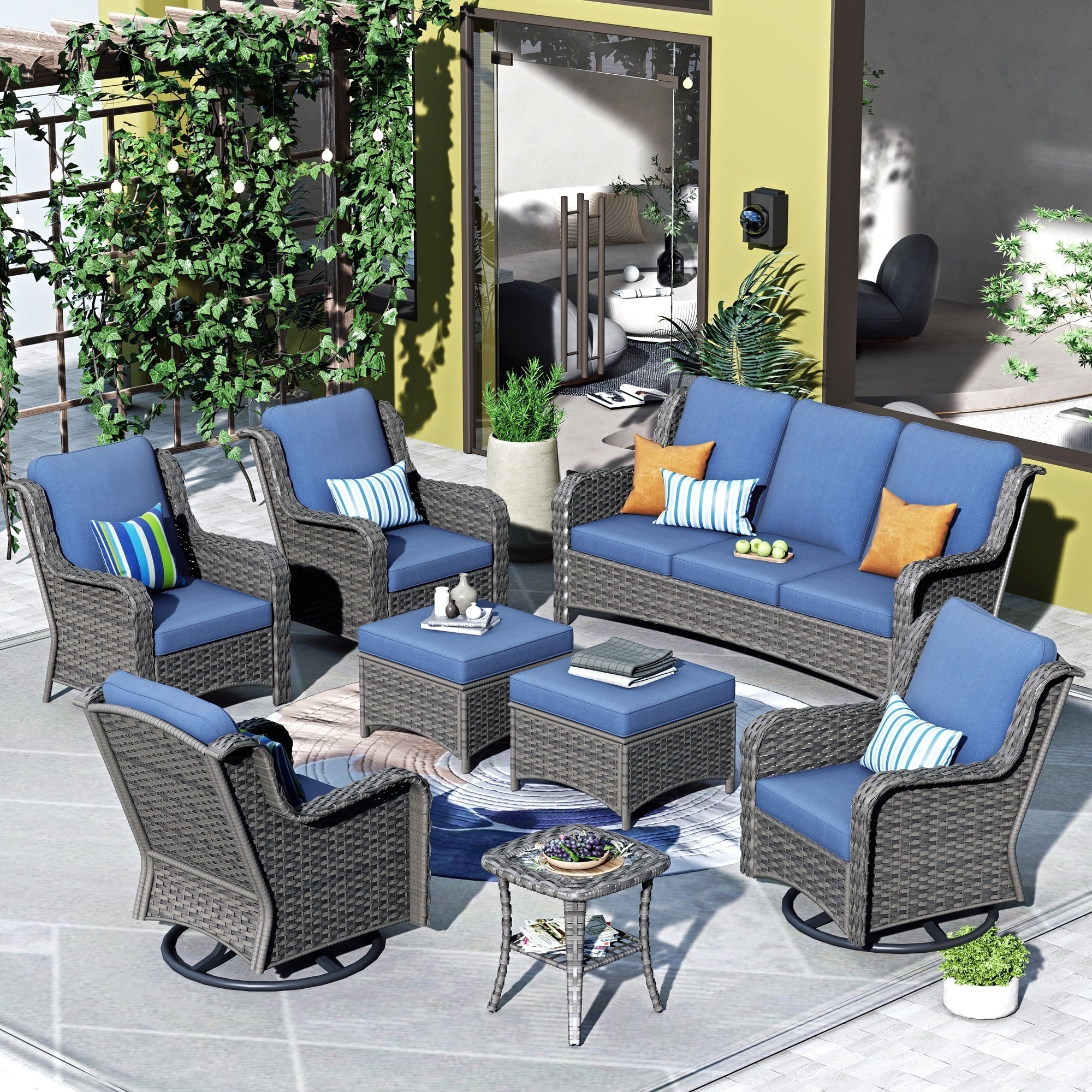 Set di 8 sedie girevoli in vimini per patio OVIOS