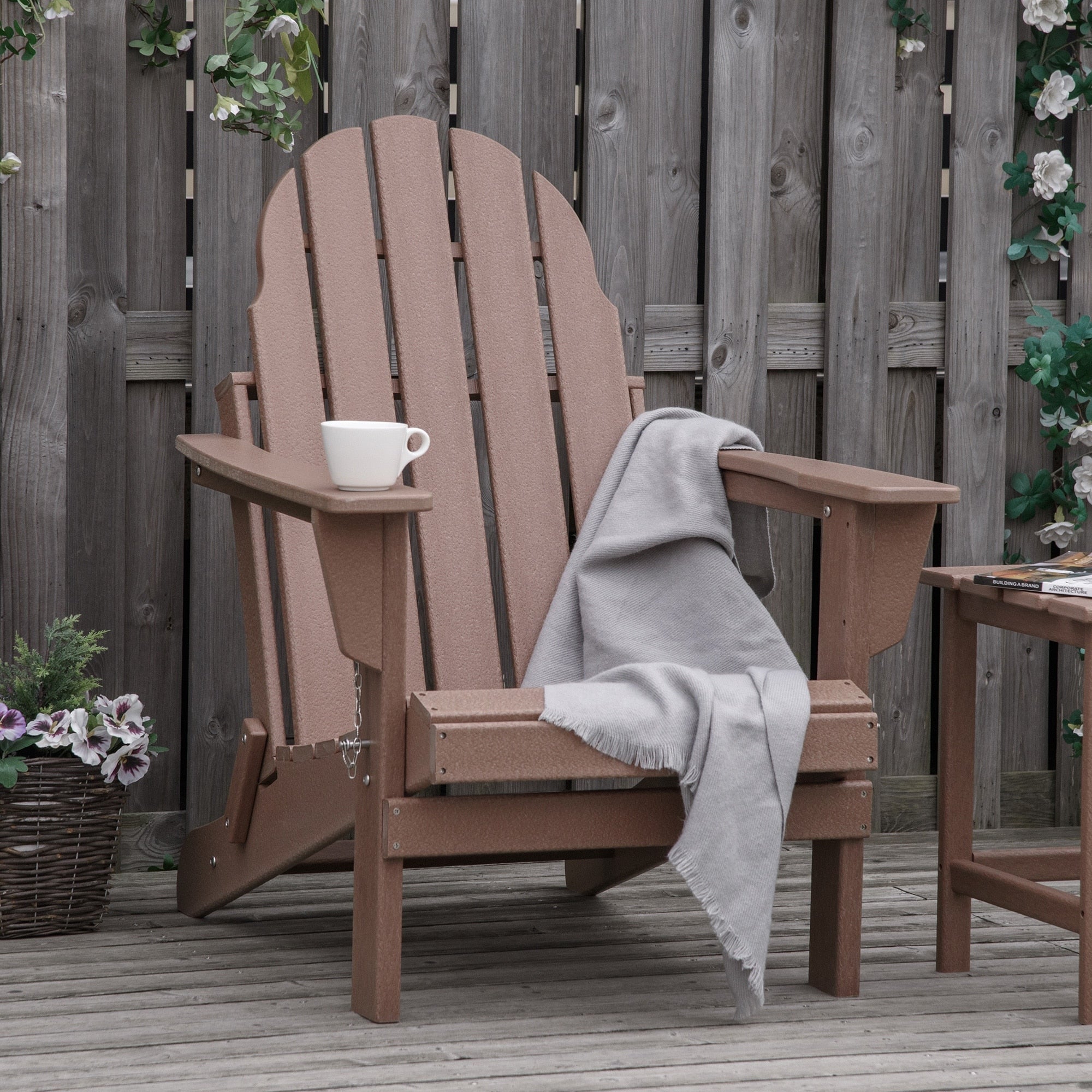 Sedia pieghevole Adirondack Outsunny, sedie da spiaggia in plastica HDPE per esterni adatte a tutte le stagioni, per patio, terrazza e mobili da giardino