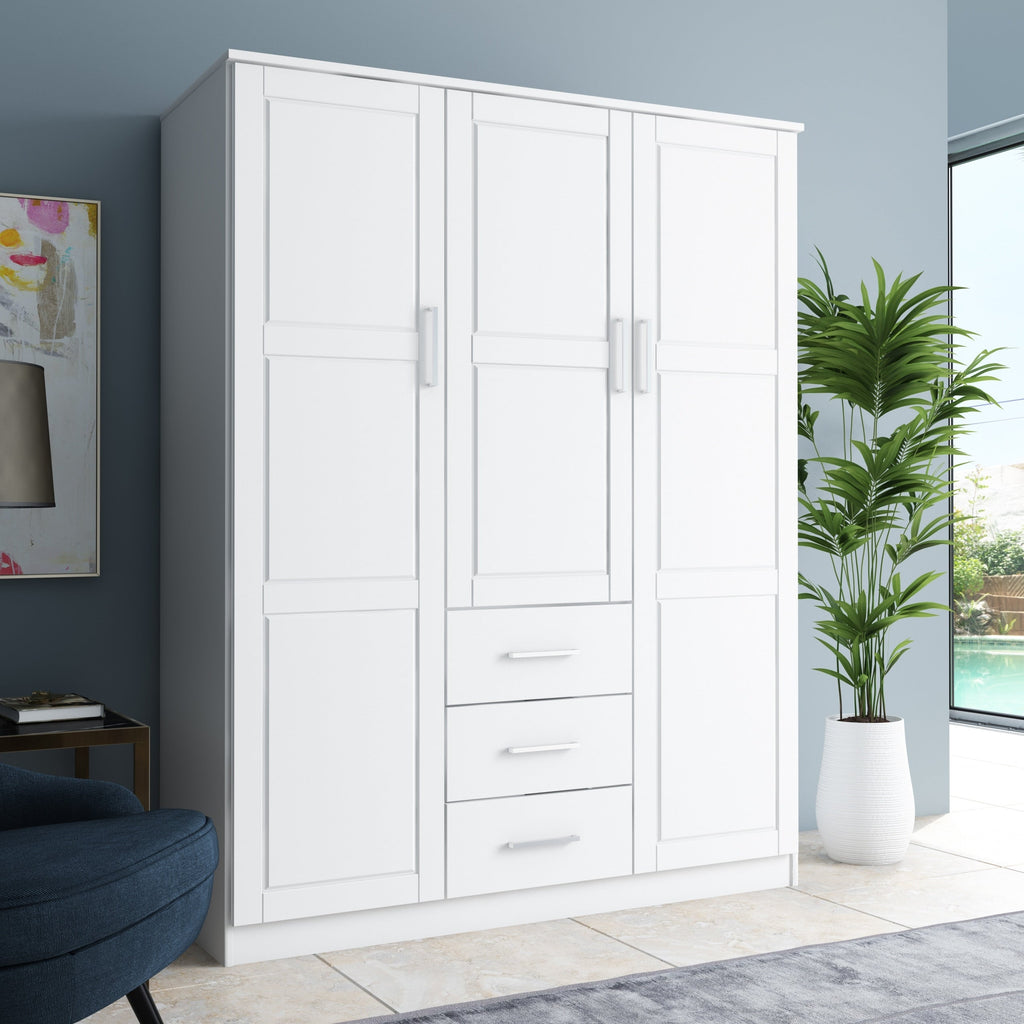 Armadio guardaroba Cosmo a 3 ante in legno massello al 100% di Palace Imports con ante in legno massello o a specchio