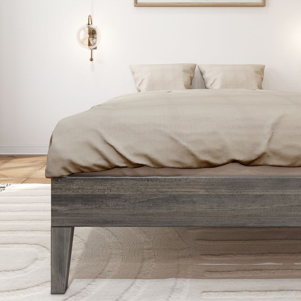 Letto a piattaforma full-size con travi e assi