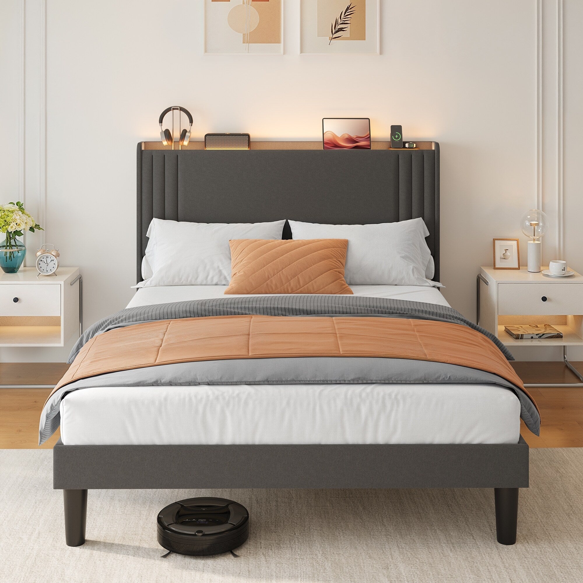 Letto imbottito con canali verticali queen/full e testiera wingback