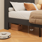 Letto imbottito con canali verticali queen/full e testiera wingback