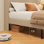 Letto imbottito con canali verticali queen/full e testiera wingback