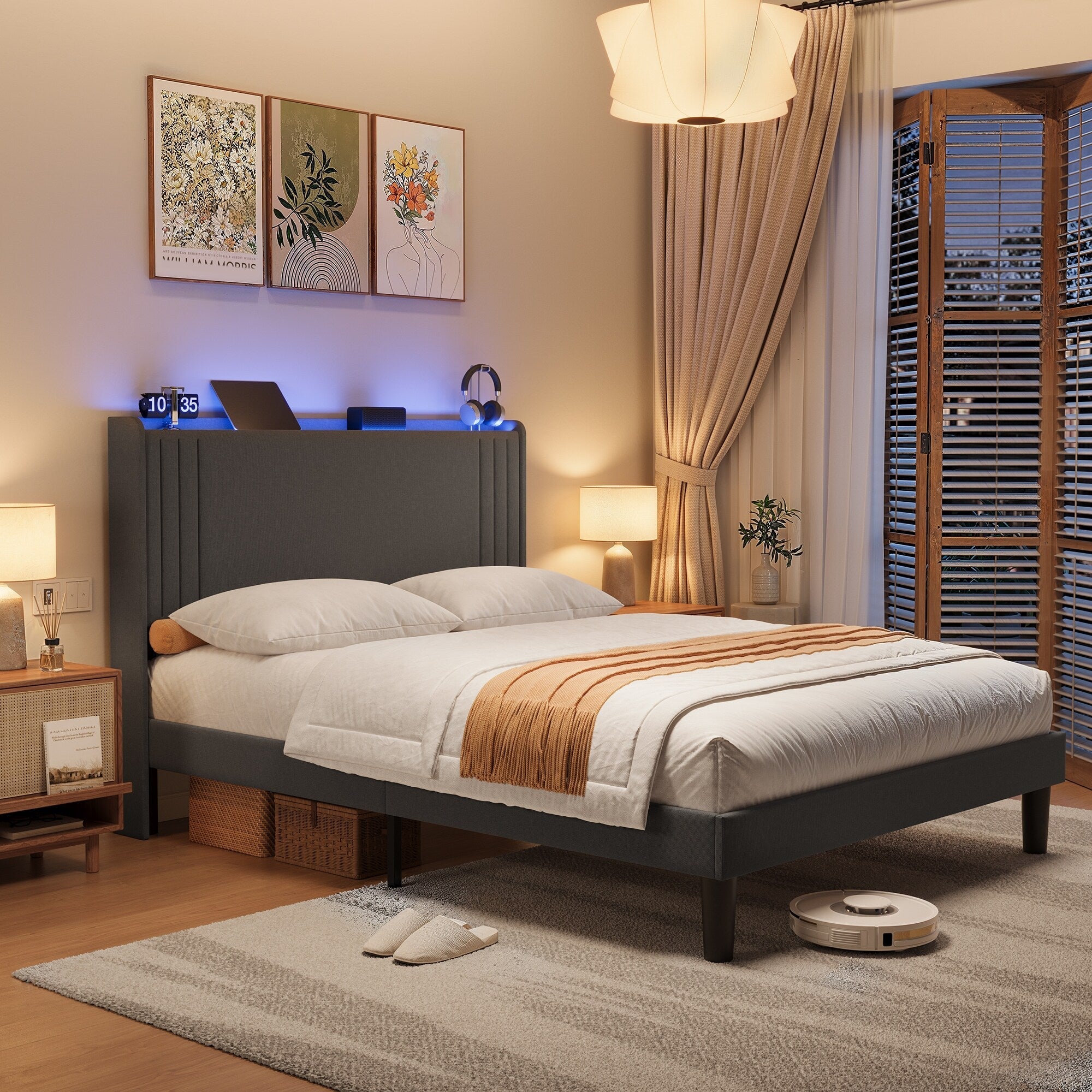 Letto imbottito con canali verticali queen/full e testiera wingback