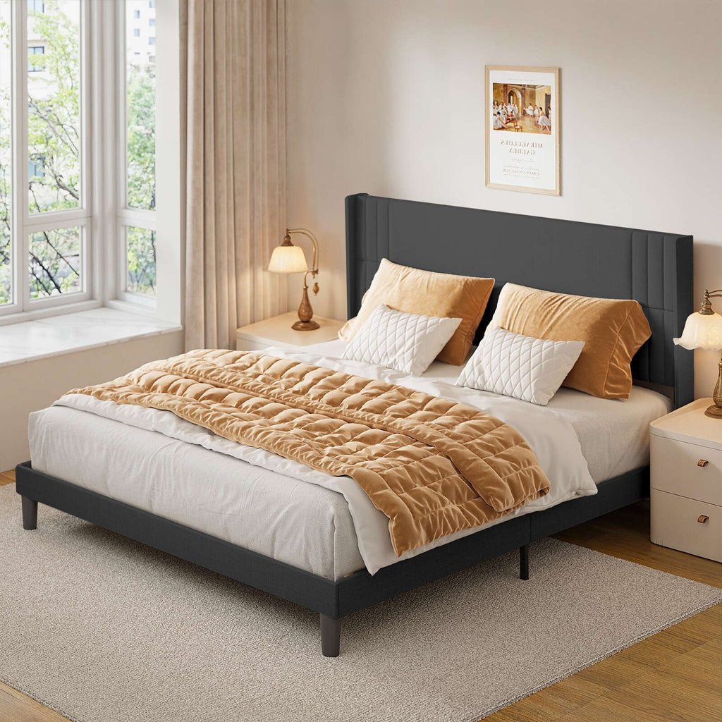 Letto imbottito con canali verticali queen/full e testiera wingback