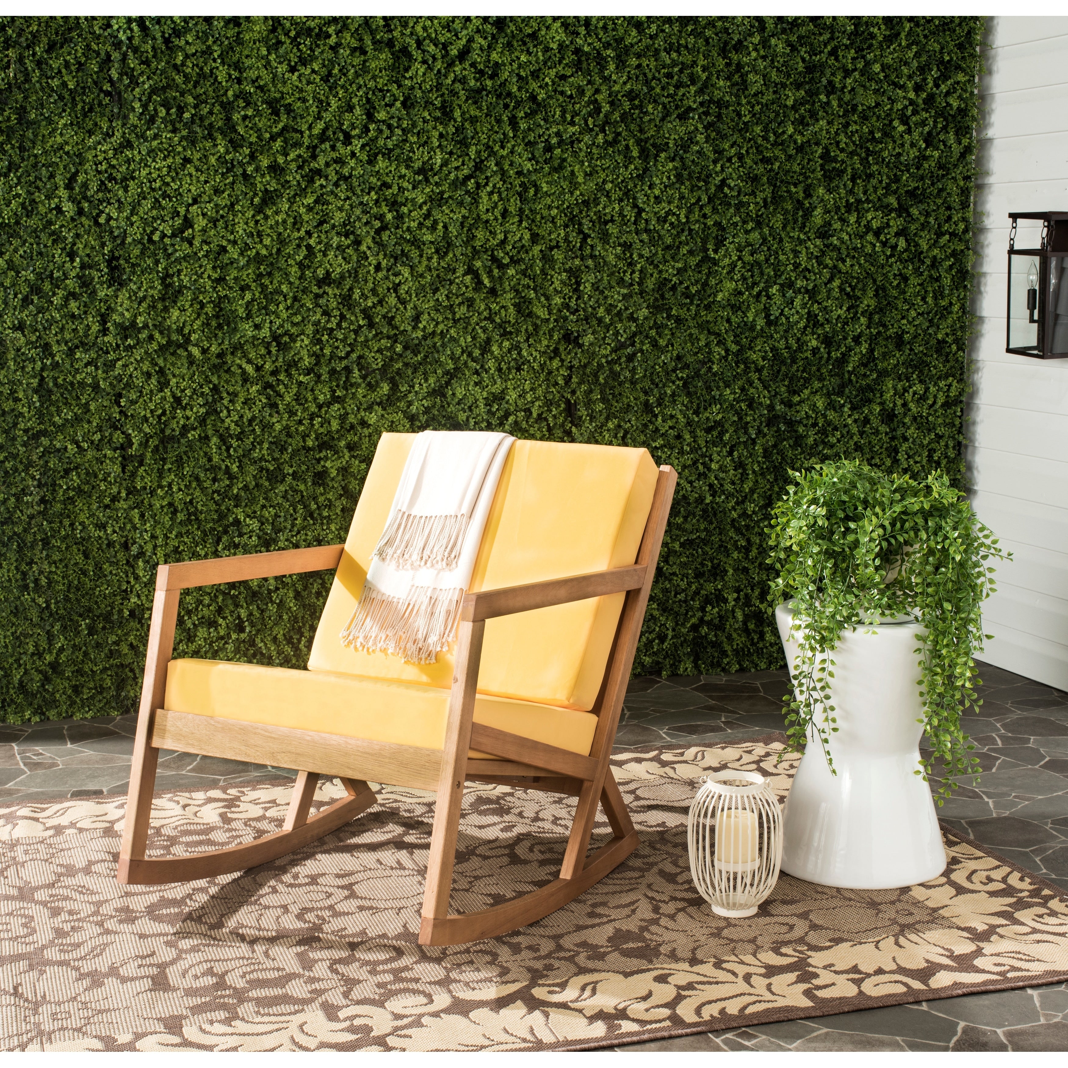 Sedia a dondolo da esterno SAFAVIEH Makaila con cuscino - 26L x 31P x 38A
