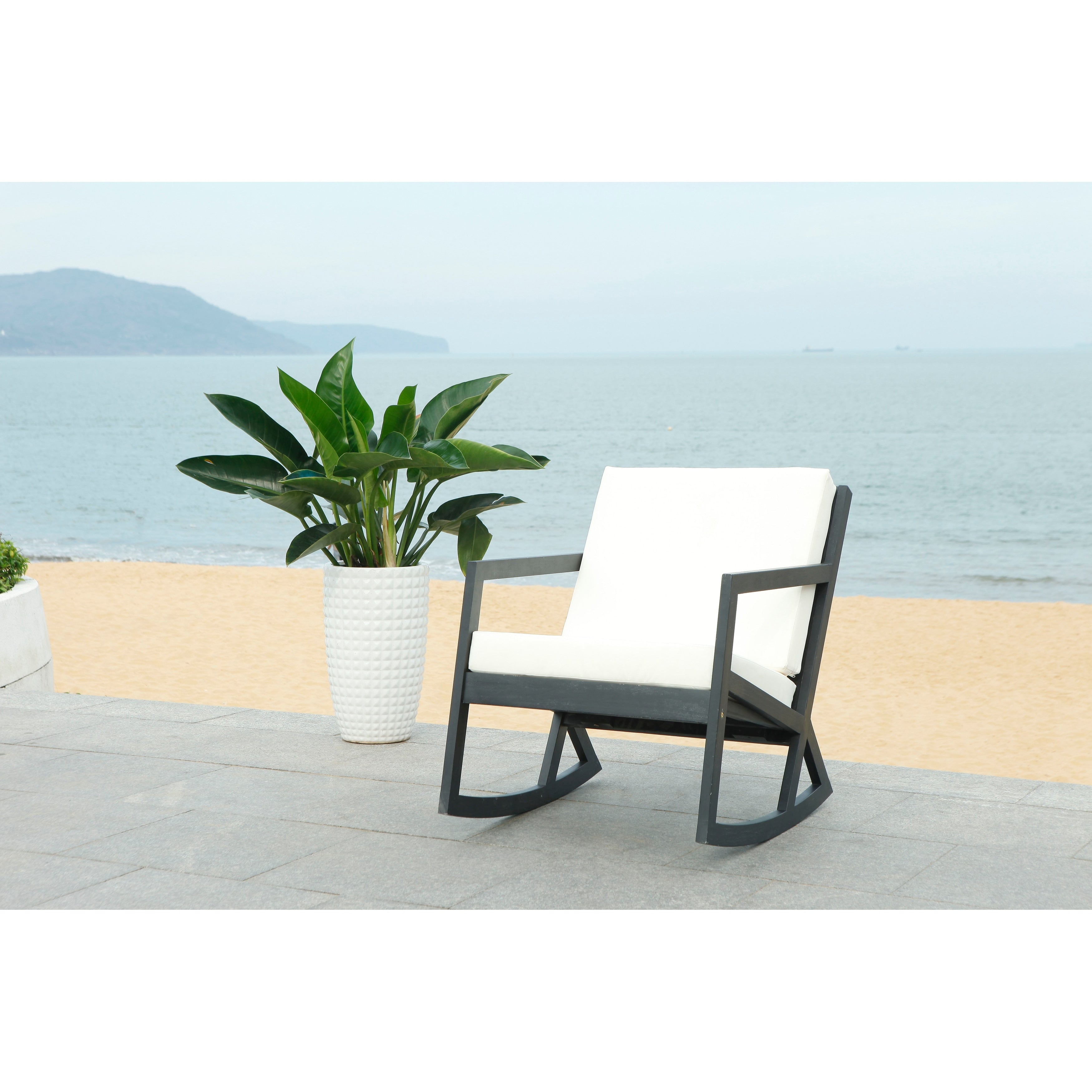 Sedia a dondolo da esterno SAFAVIEH Makaila con cuscino - 26L x 31P x 38A