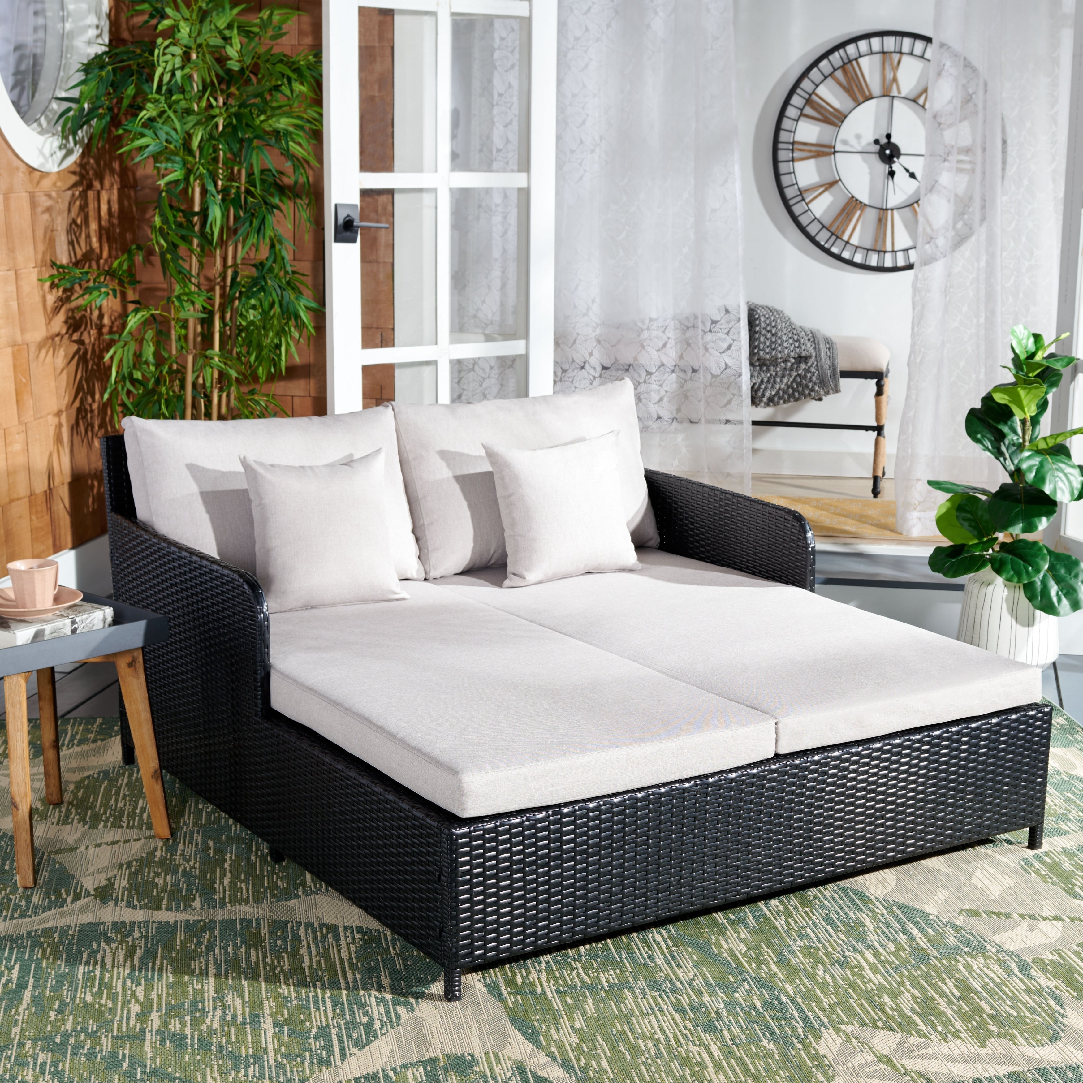 Divano letto da esterno in vimini Taniyah SAFAVIEH con cuscino e cuscini - 53L x 28P x 62A