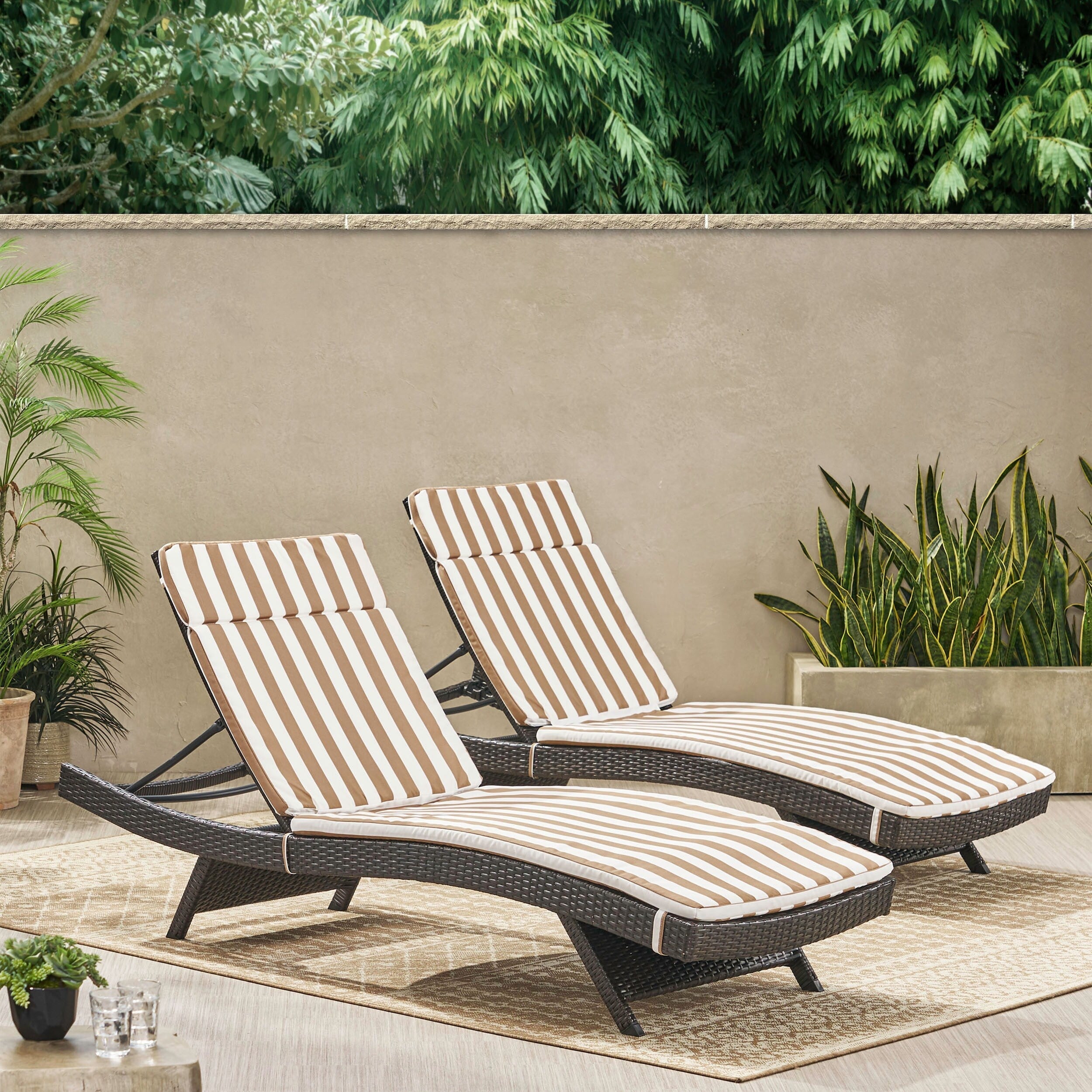 Set di cuscini da esterno Salem per chaise longue - Solo cuscini (set di 2) di Christopher Knight Home - 79,25 L x 27,50 W x 1,50 H