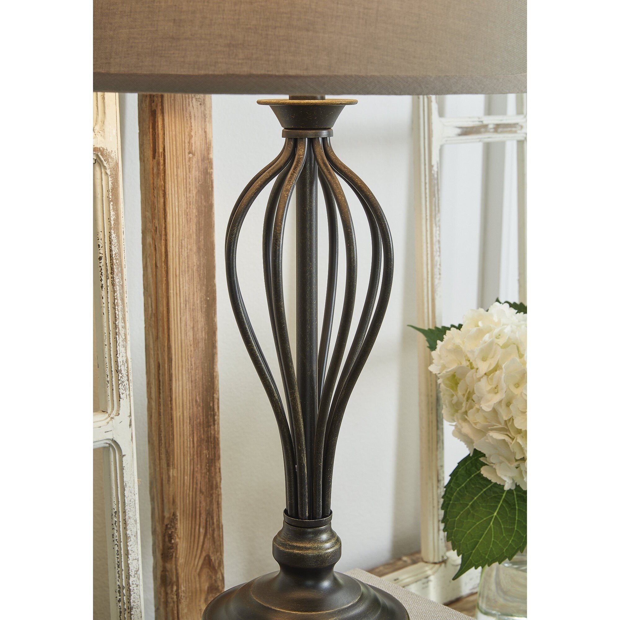 Lampada da tavolo Signature Design by Ashley Ornawell in bronzo antico (set da 2) - 15W x 15D x 29H