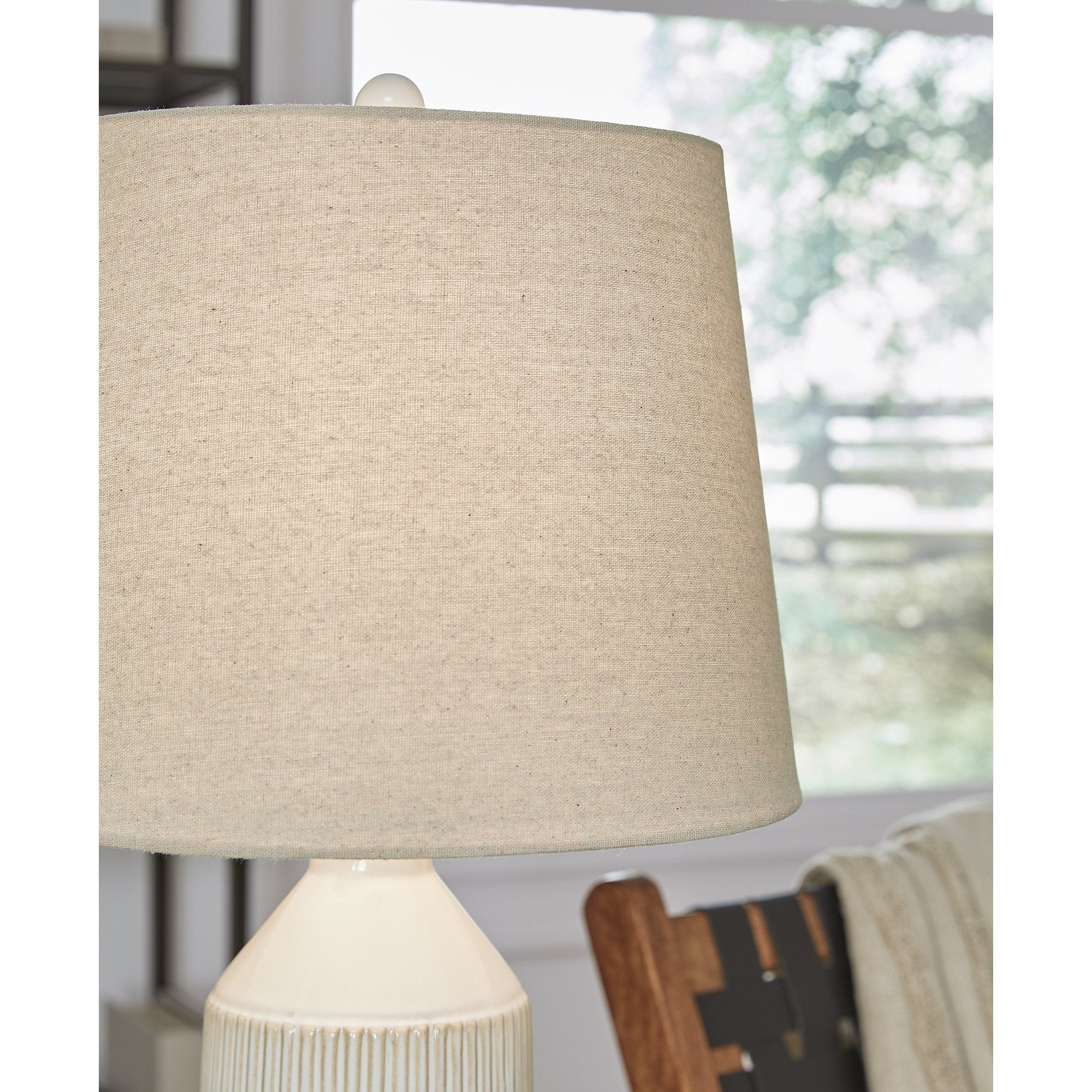 Lampada da tavolo Signature Design by Ashley Willport Off White (set da 2) - 14W x 14D x 27H