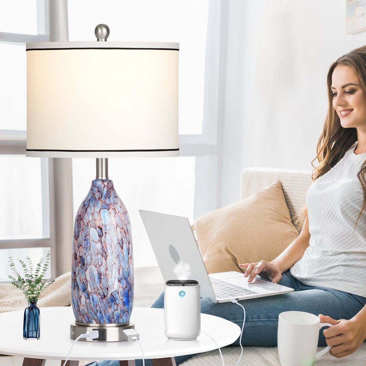 Lampada da tavolo con luce notturna 2 in 1, corpo lampada in vetro indaco, porte di ricarica, presa CA, paralume a tamburo, interruttore dimmer touch (set da 2)