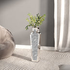 Vaso da terra alto con diamanti frantumati