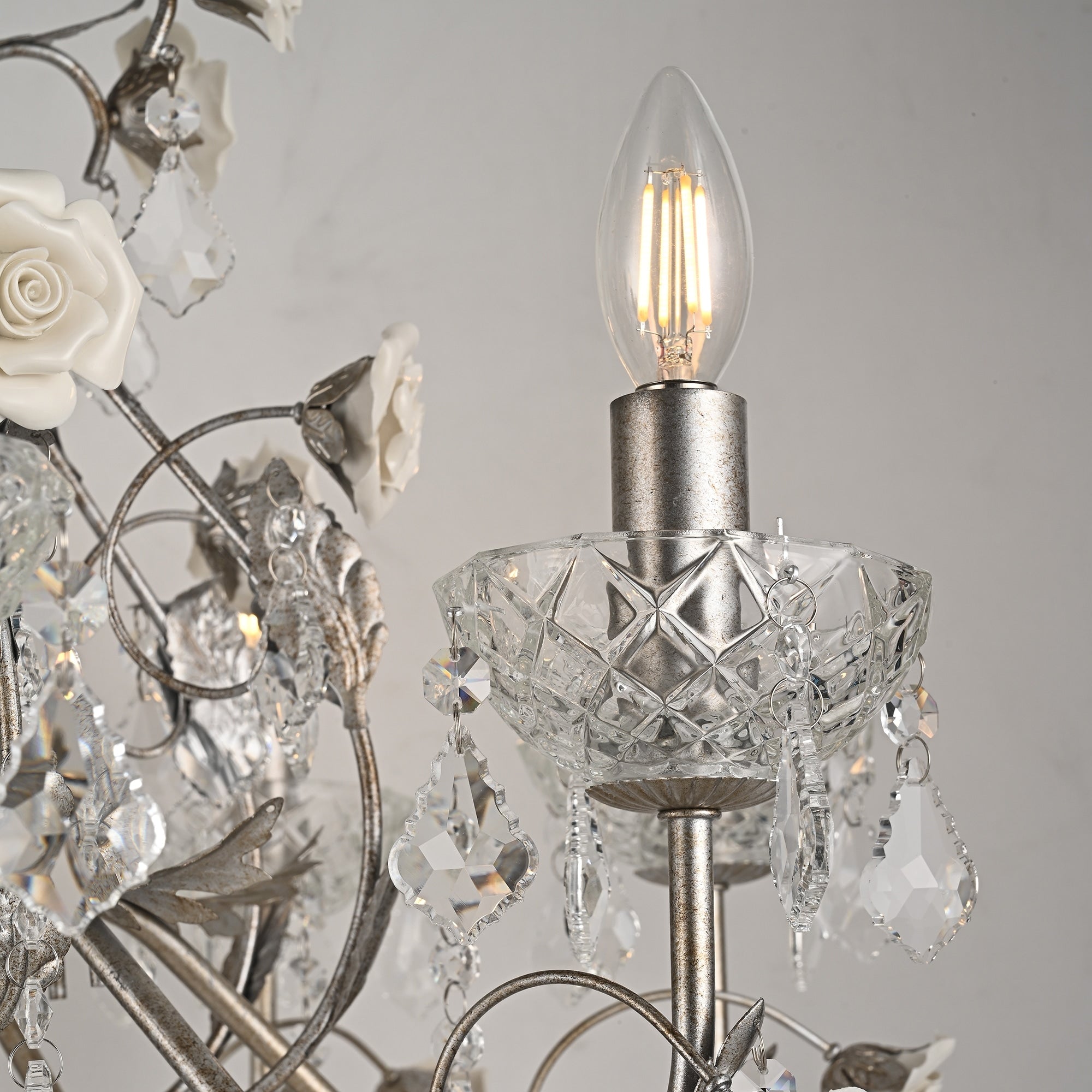 Bellissimo ed elegante lampadario decorativo vintage Crystal Palace in cristallo rosa